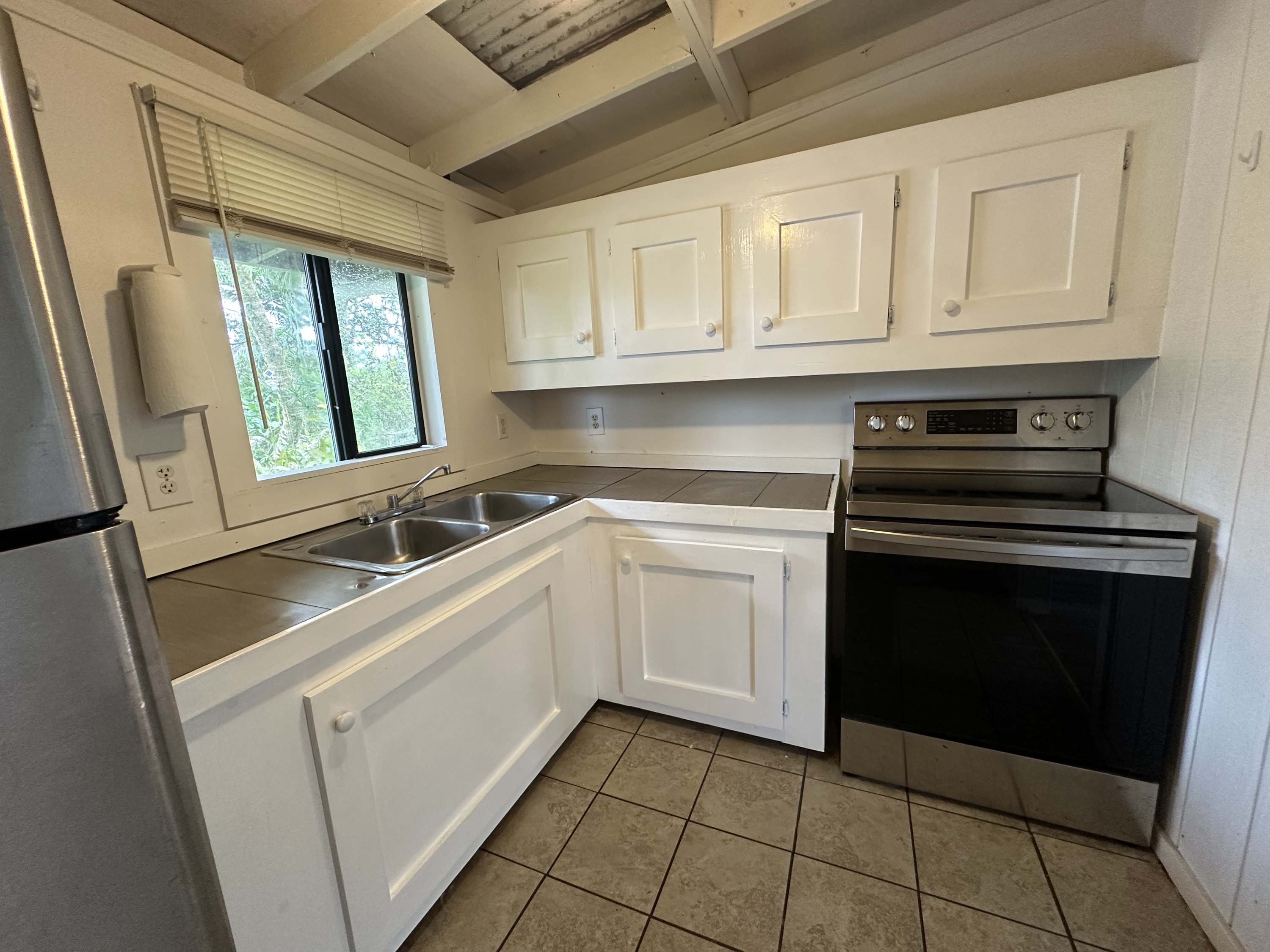 16-2110 Hibiscus Drive